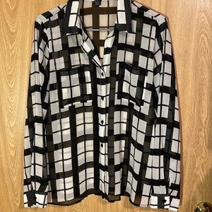 Forever 21 Black and White Button-Up Blouse
